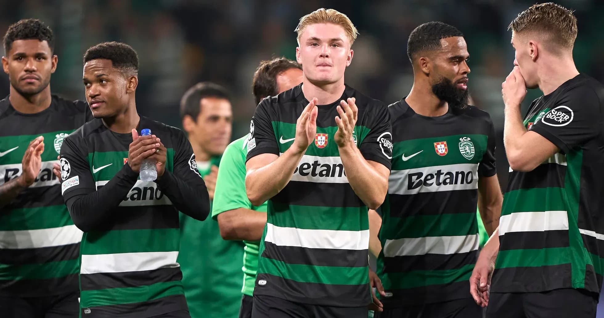 Sporting CP players celebrating after the match