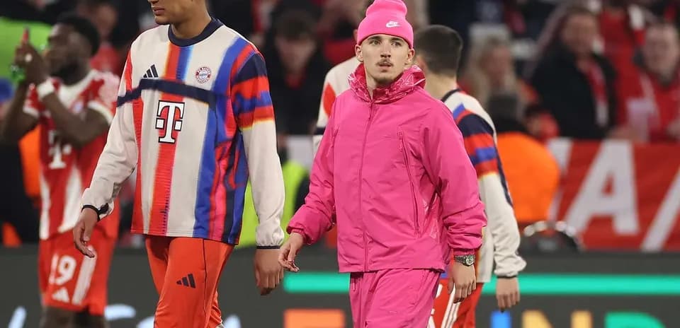 Bayern Munich players walking off the pitch after match