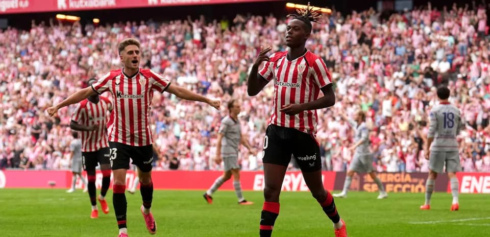 Athletic Club players celebrating a goal