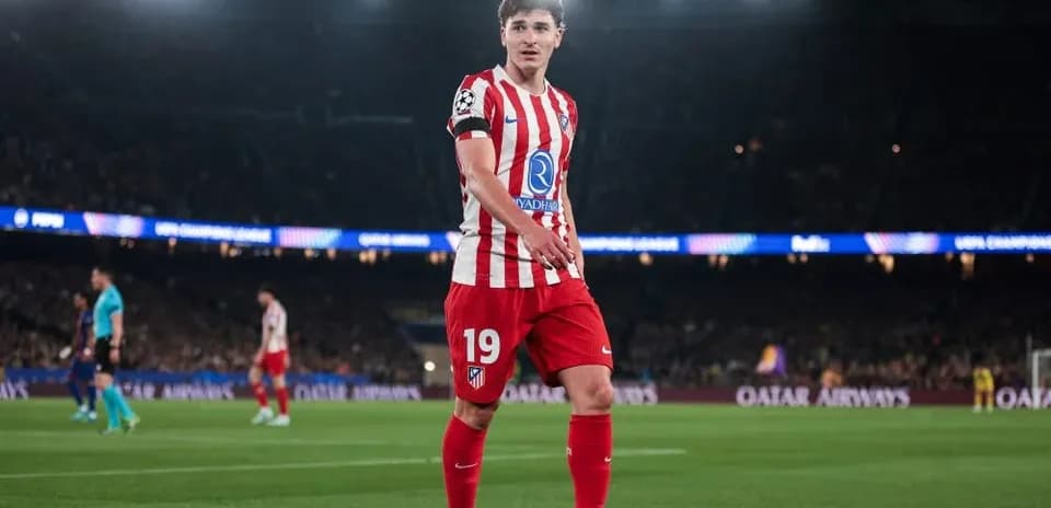 Player 19 of Atlético Madrid on the field