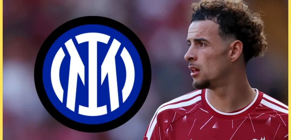 Player in Liverpool kit with Inter Milan logo background