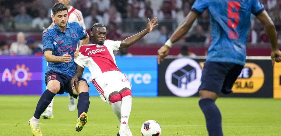 Rafael van der Vaart Criticizes Ajax Defender Jorthy Mokio After Conference League Win
