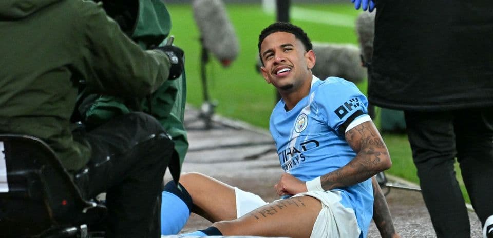 Manchester City Eyes Chelsea's Pedro Neto as Savinho's Tottenham Move Nears