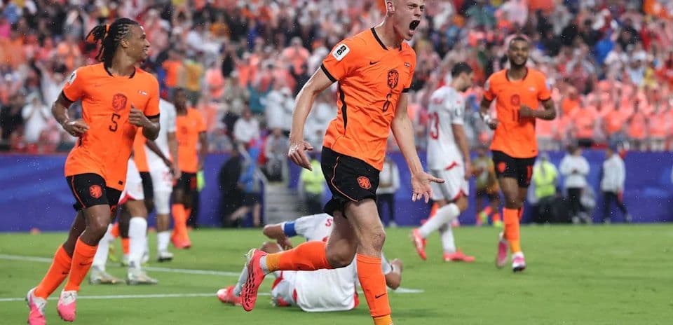 Netherlands Leads Group F After Win Over Tunisia; Japan and Sweden Draw