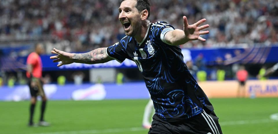 Shakira Applauds Lionel Messi and Antonela Roccuzzo as Argentina Reaches World Cup Final