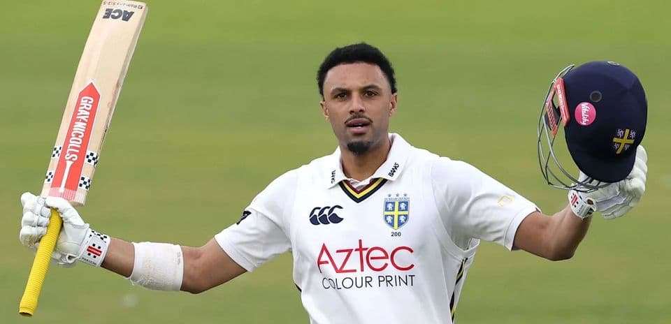 Emilio Gay Scores 141 as Durham Begin Strong Against Lancashire