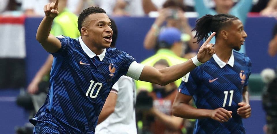 France Cruises Past Iraq as Mbappé Nears World Cup Scoring Record