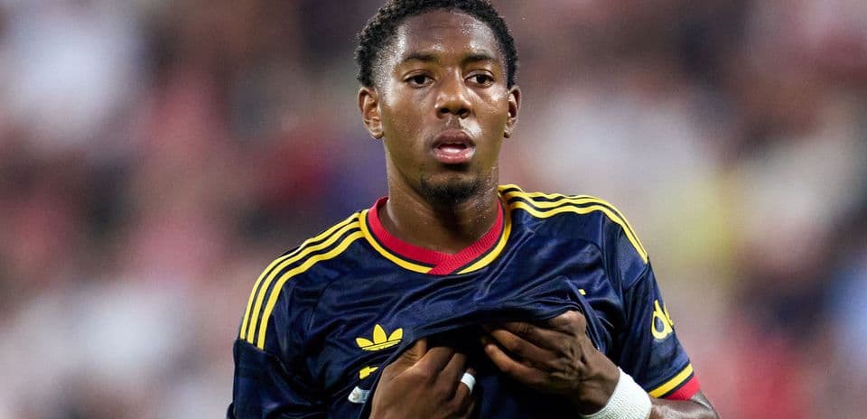Liverpool Urged to Interrupt Man Utd and Chelsea's Pursuit of Arsenal's Myles Lewis-Skelly