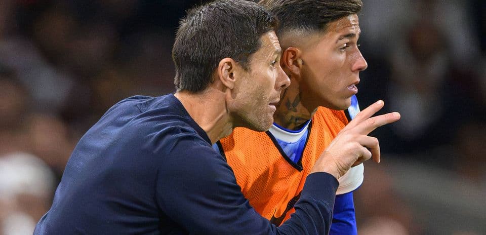 Xabi Alonso Confirms Possible Departures of Enzo Fernandez and Pedro Neto Ahead of Transfer Deadline