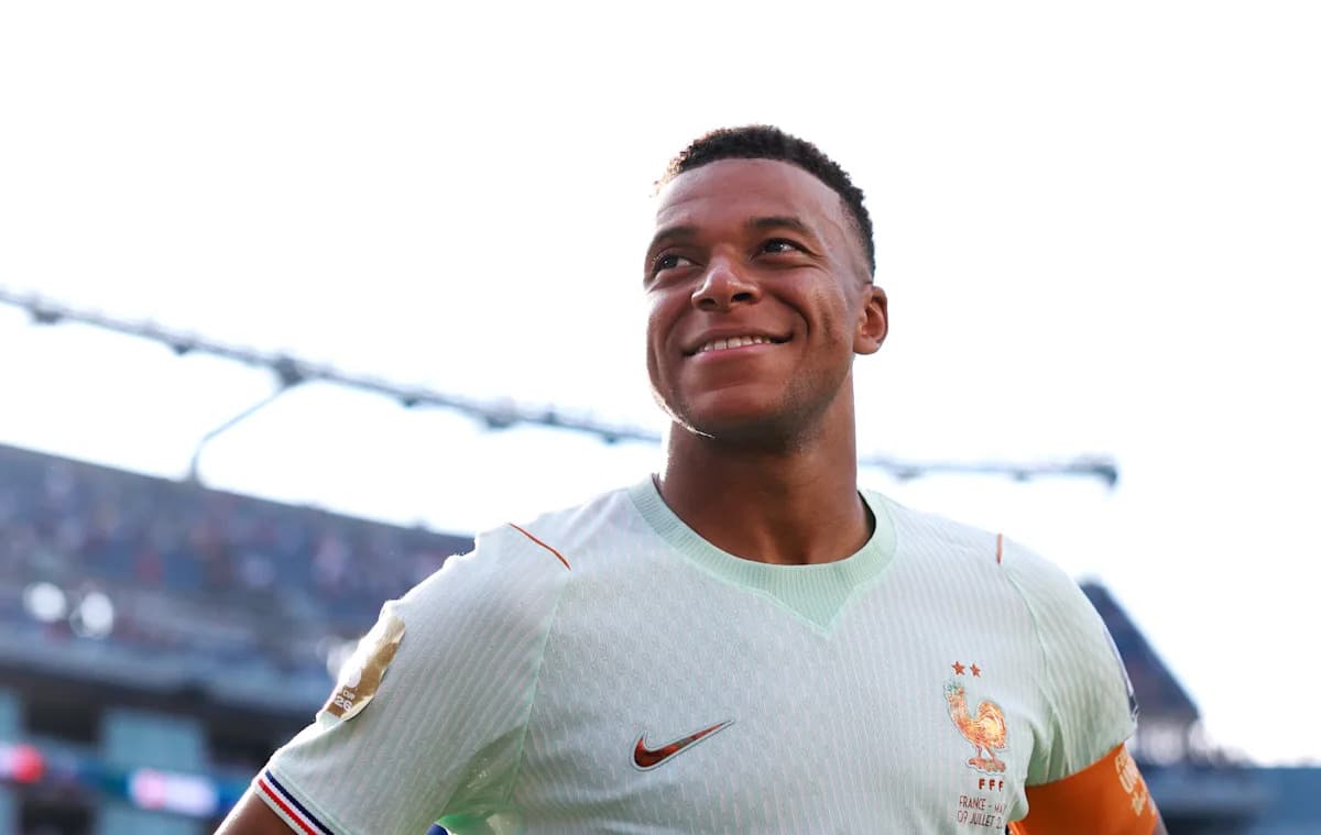 Mbappé and Dembélé Propel France into World Cup Semifinals