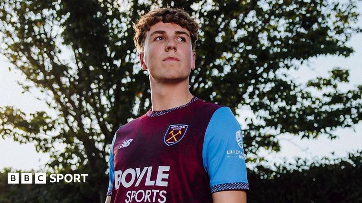 Player in West Ham United jersey outdoors Player in West Ham United jersey outdoors