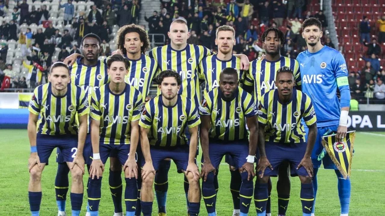 Fenerbahçe squad before UEFA Champions League match Fenerbahçe squad before UEFA Champions League match