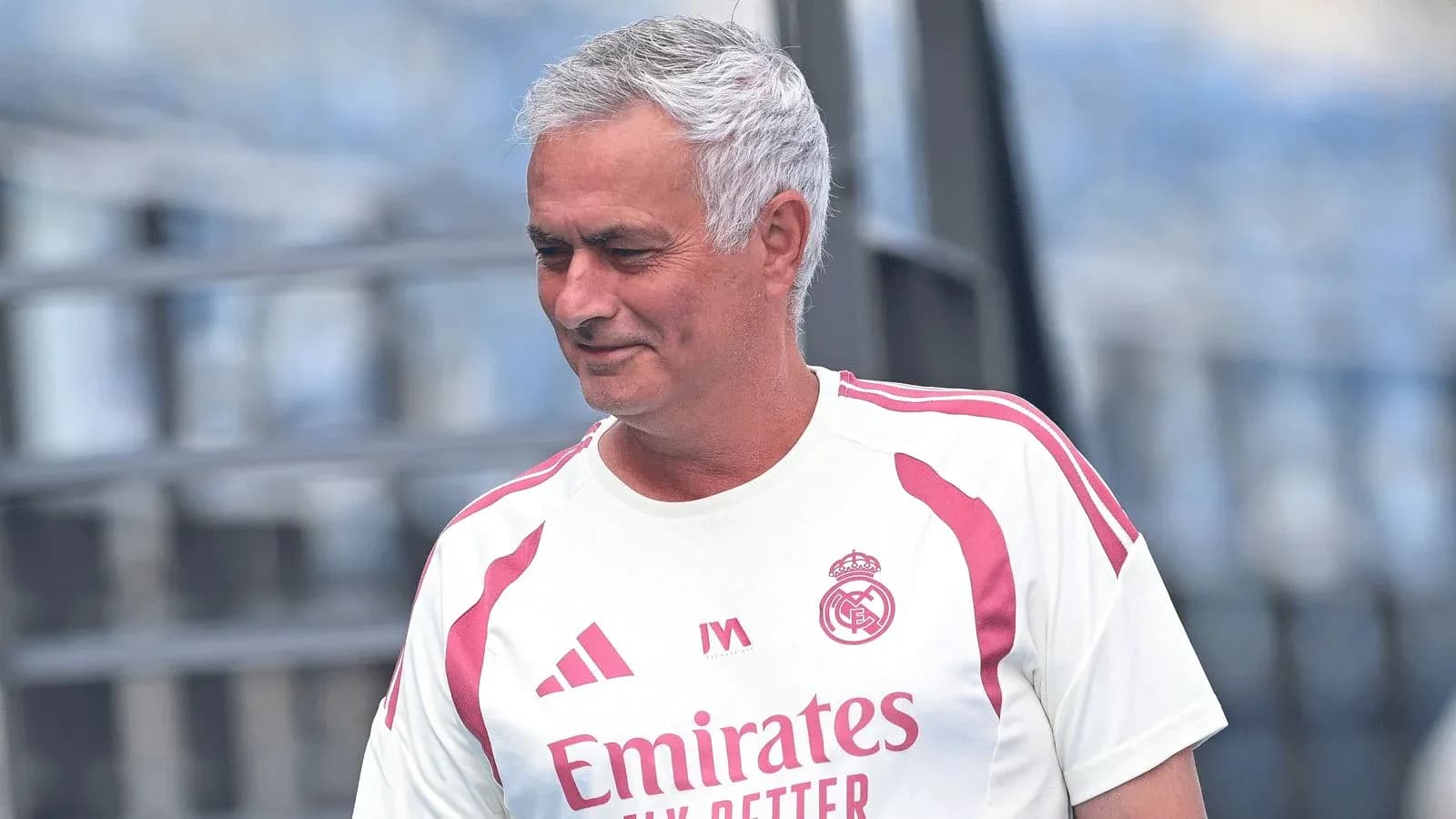 Manager in training kit at practice session Manager in training kit at practice session