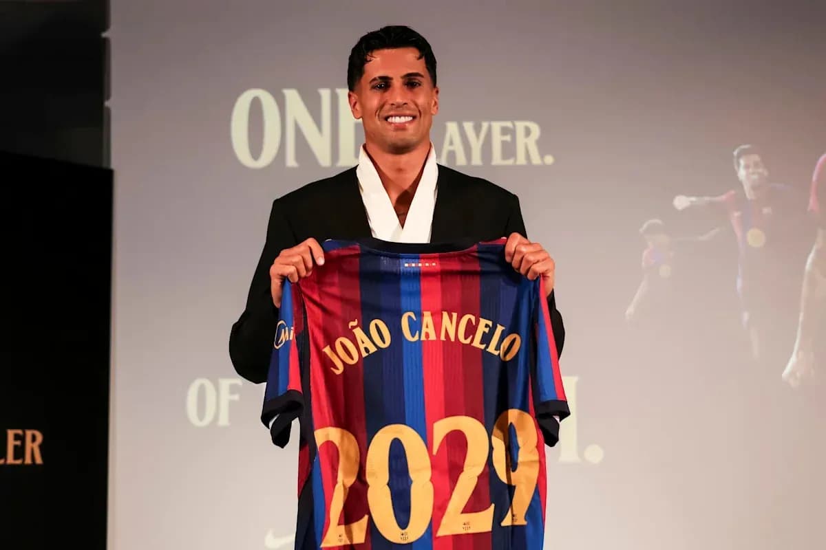 João Cancelo presenting his FC Barcelona jersey João Cancelo presenting his FC Barcelona jersey