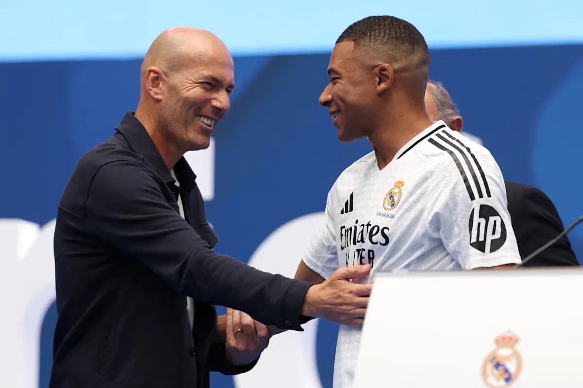Zinedine Zidane and Kylian Mbappé at presentation event Zinedine Zidane and Kylian Mbappé at presentation event