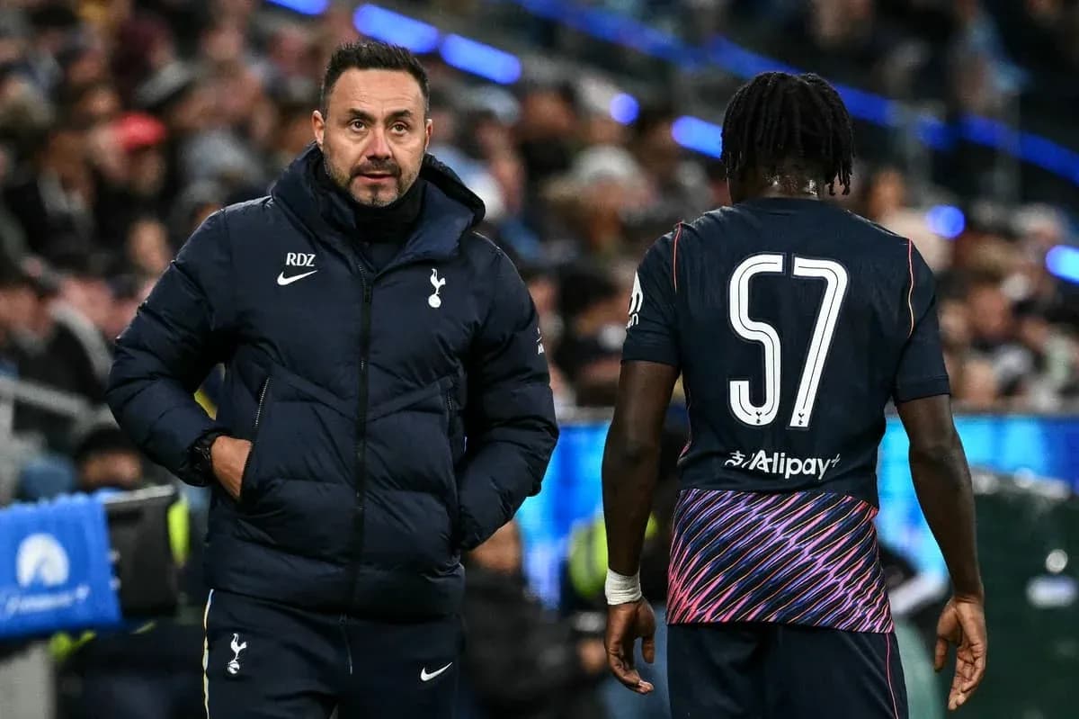 Tottenham manager speaking to player during match Tottenham manager speaking to player during match