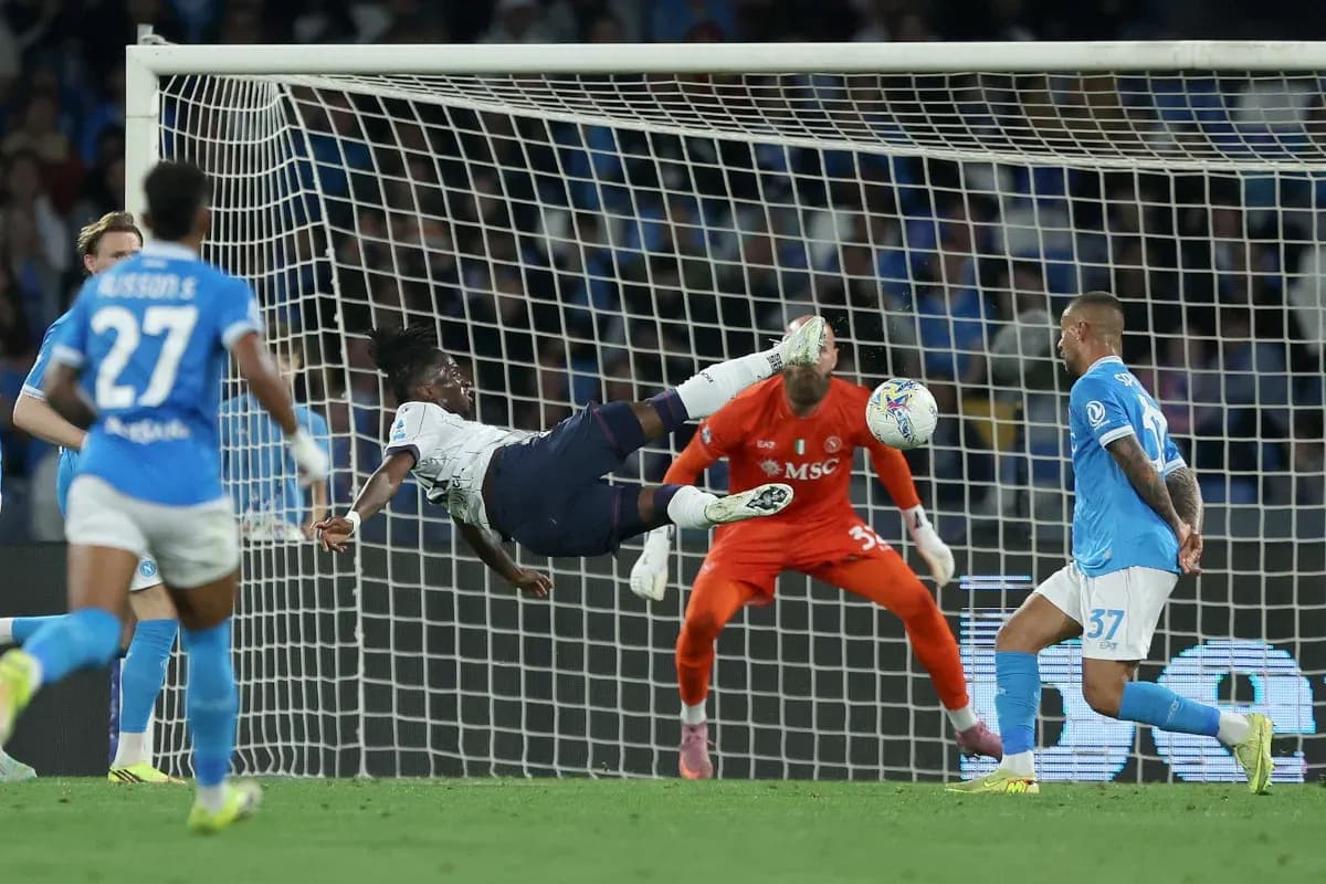 Player attempting a bicycle kick in Serie A match Player attempting a bicycle kick in Serie A match