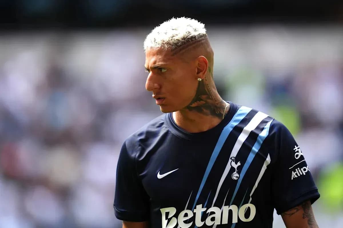 Player in Tottenham kit during match warm-up Player in Tottenham kit during match warm-up
