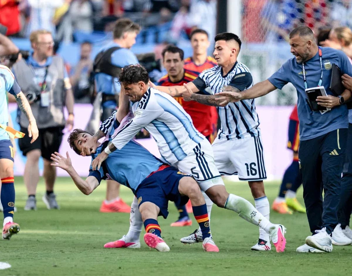 Players from Argentina and Spain involved in confrontation Players from Argentina and Spain involved in confrontation