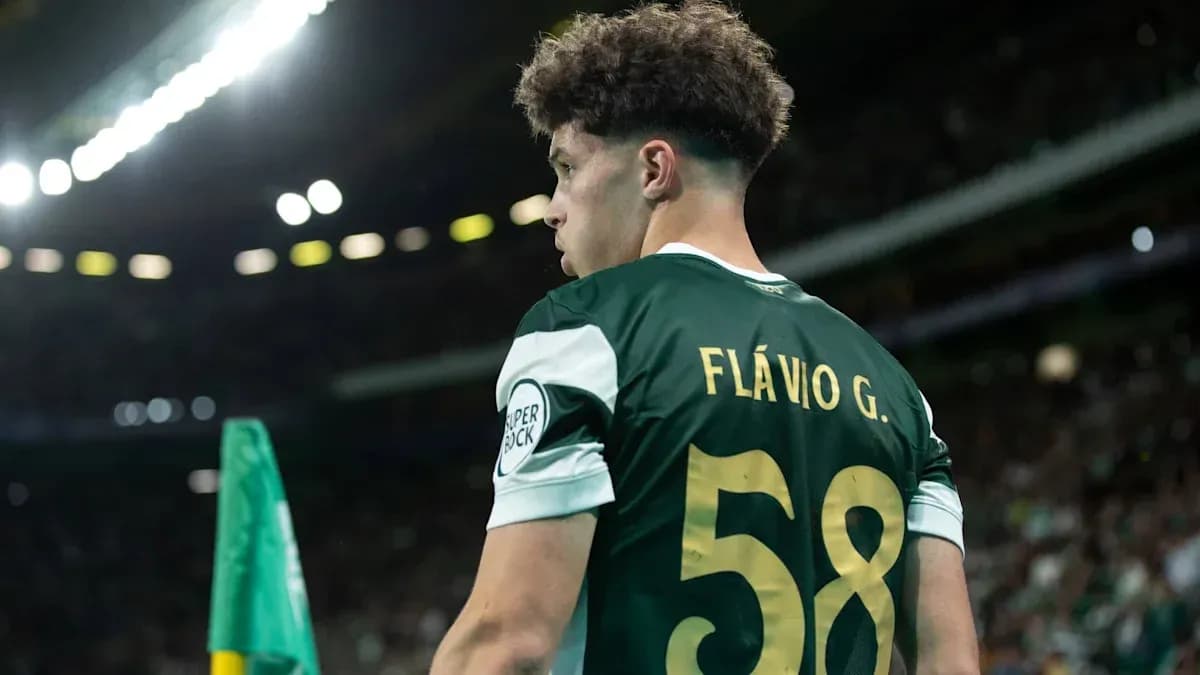 Player Flávio G. in green jersey on field Player Flávio G. in green jersey on field