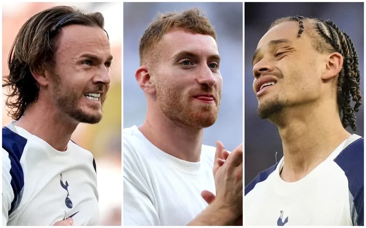 Three Tottenham players during a match warm-up Three Tottenham players during a match warm-up