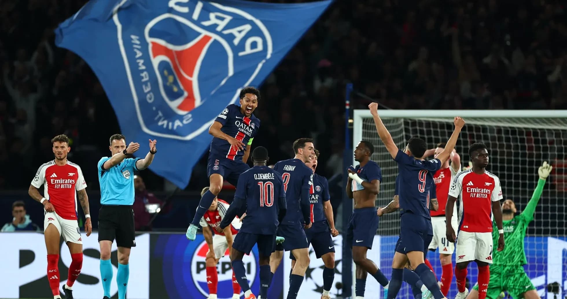 Paris Saint Germain players celebrating victory Paris Saint Germain players celebrating victory
