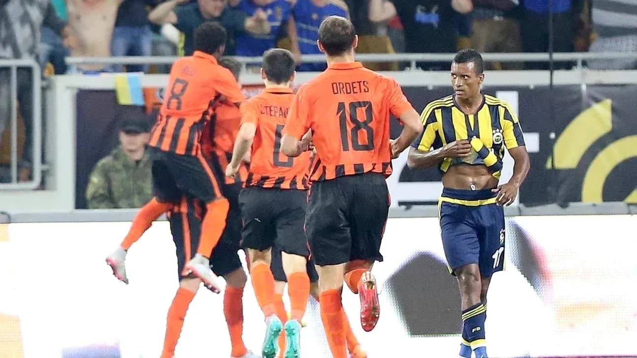 Shakhtar Donetsk players celebrating a goal Shakhtar Donetsk players celebrating a goal