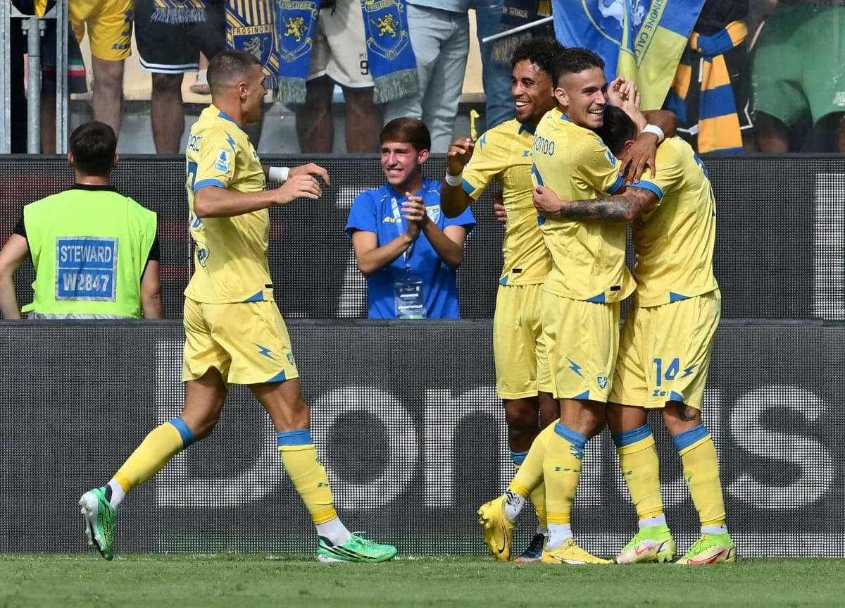 Frosinone players celebrating a goal Frosinone players celebrating a goal