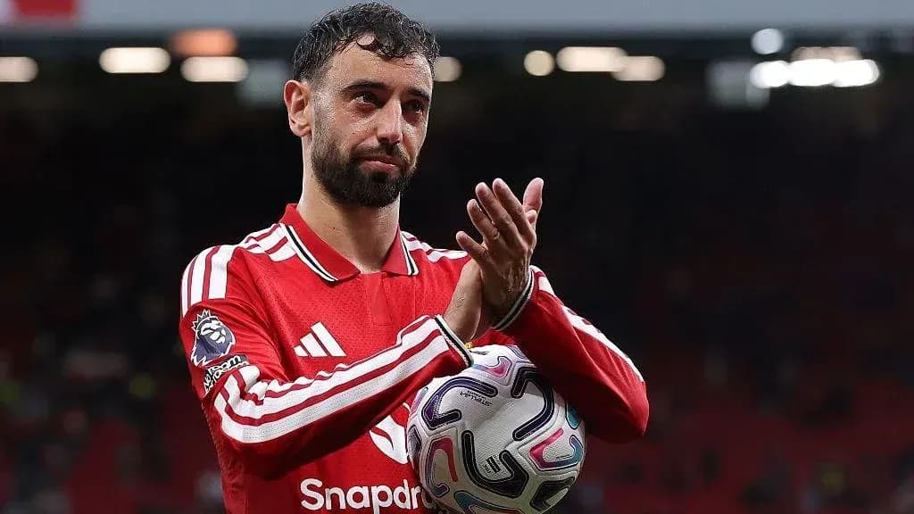 Bruno Fernandes applauding fans after the match Bruno Fernandes applauding fans after the match