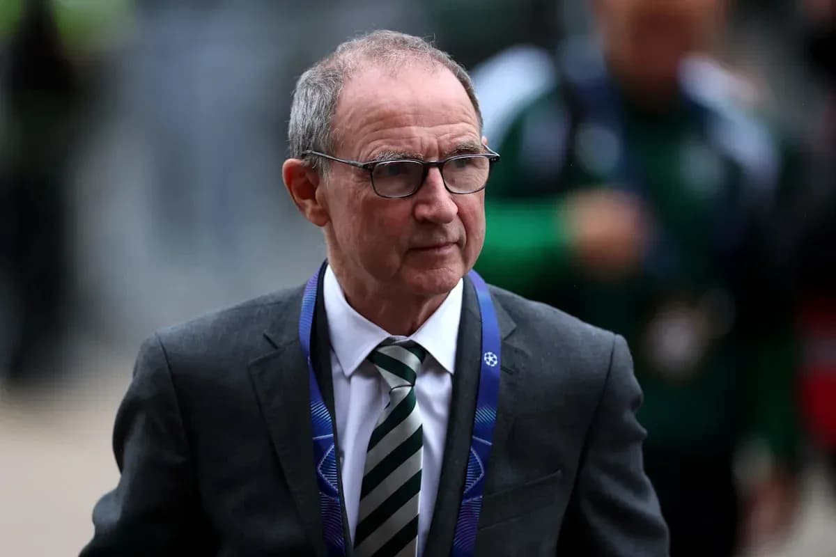 Man in suit with glasses walking towards camera Man in suit with glasses walking towards camera