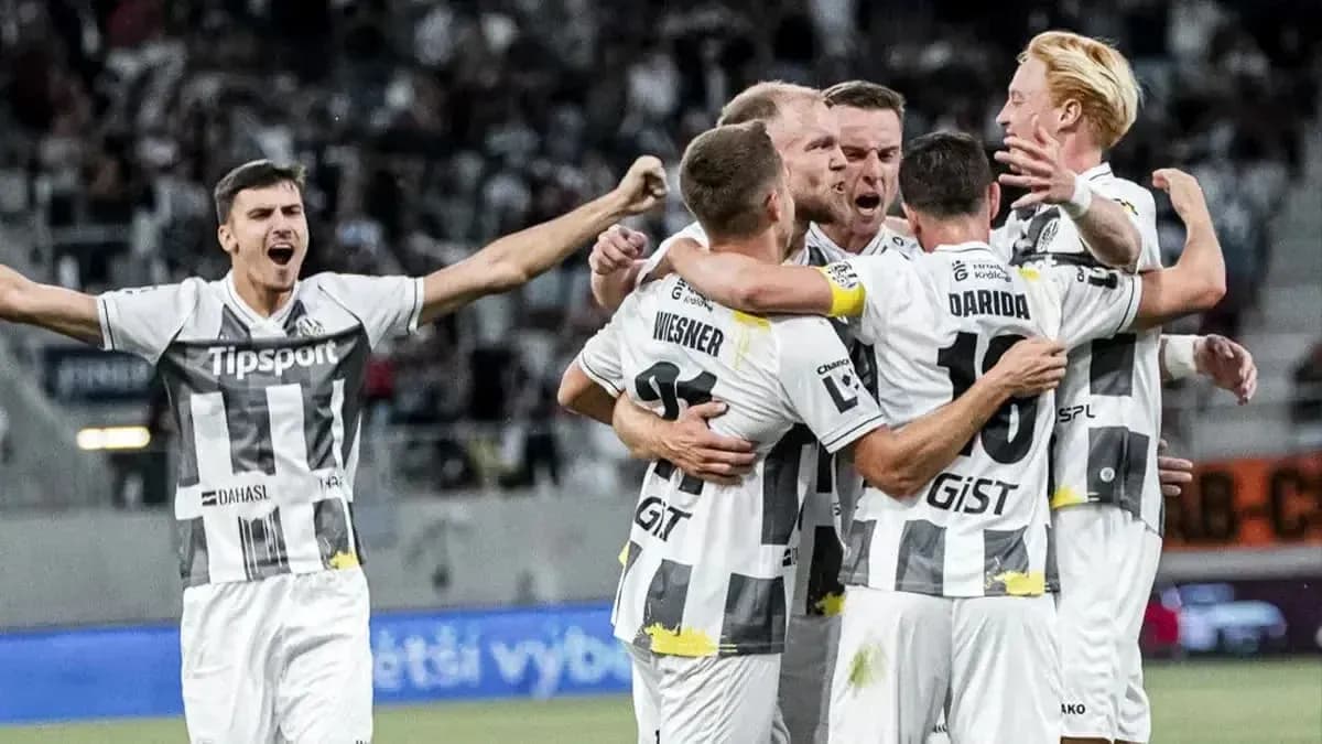 Players celebrating a goal during the match Players celebrating a goal during the match
