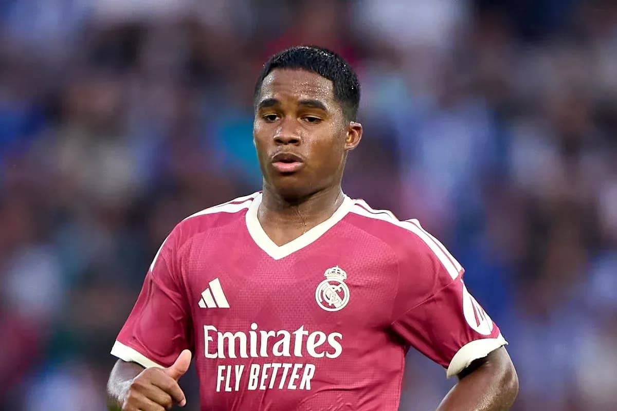 Player wearing pink Real Madrid jersey during match Player wearing pink Real Madrid jersey during match