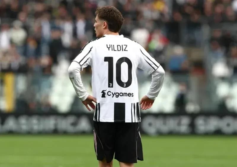 Player Yildiz wearing jersey number 10 Player Yildiz wearing jersey number 10