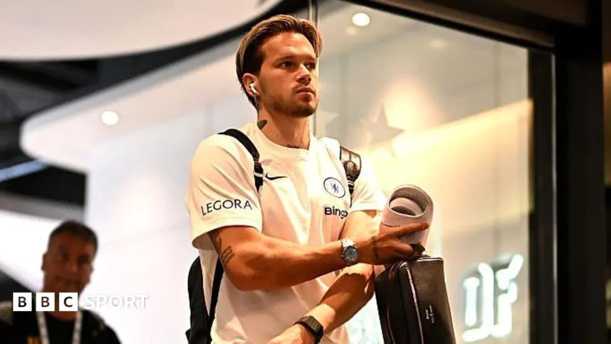 Player entering venue wearing Chelsea training gear Player entering venue wearing Chelsea training gear