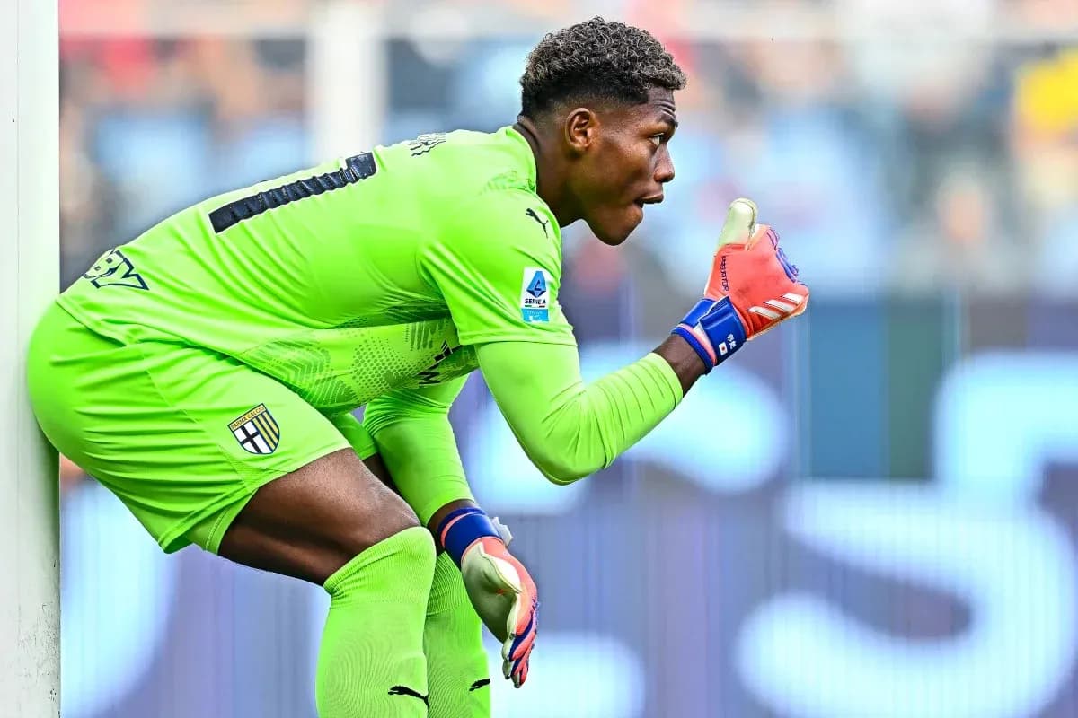 Goalkeeper in green kit gesturing during match Goalkeeper in green kit gesturing during match
