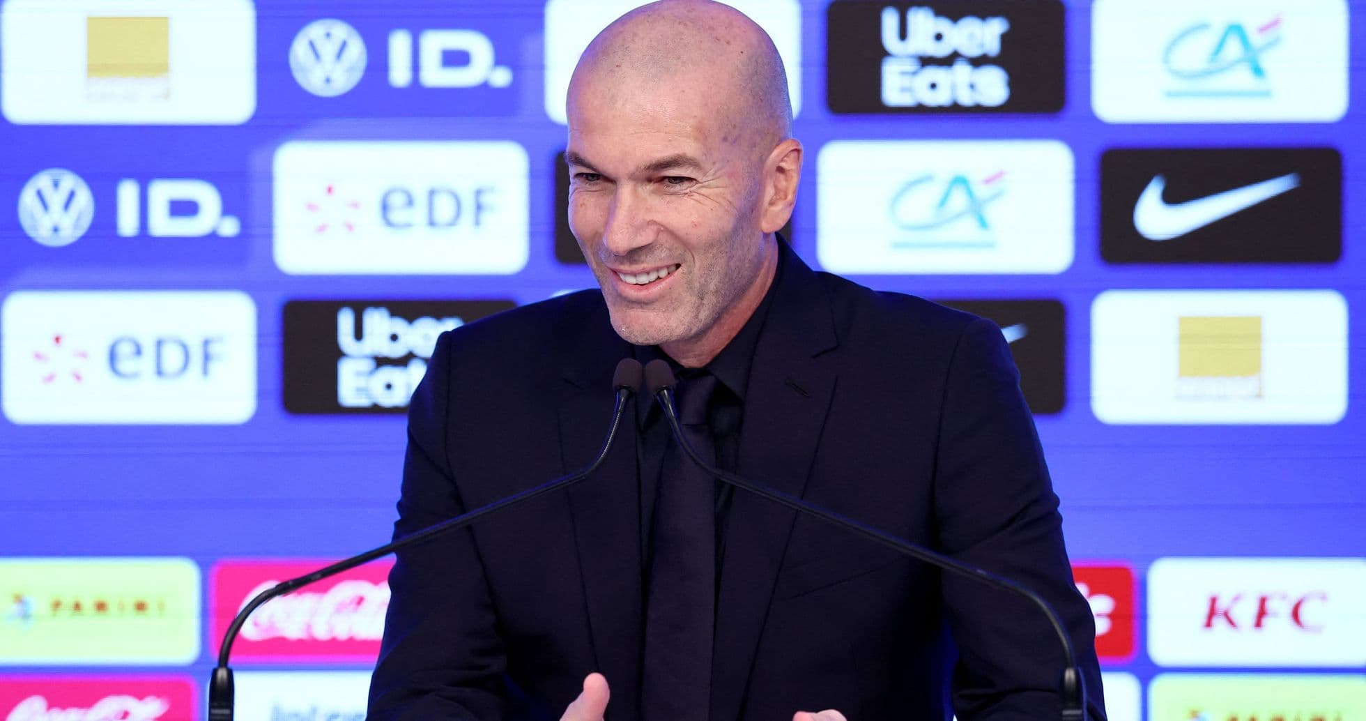 Raphael Varane Shares Insights on Zinedine Zidane's France Debut Raphael Varane Shares Insights on Zinedine Zidane's France Debut