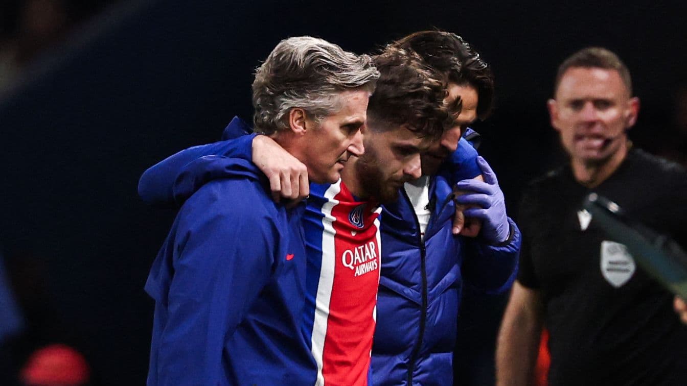 PSG Faces Crisis as Khvicha Kvaratskhelia Awaits MRI After Suspected ACL Injury Against Barcelona PSG Faces Crisis as Khvicha Kvaratskhelia Awaits MRI After Suspected ACL Injury Against Barcelona