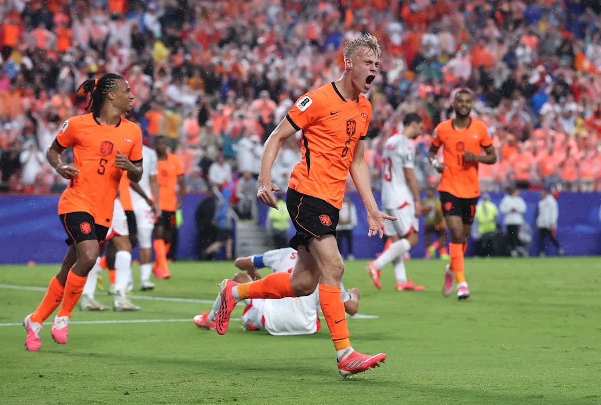 Netherlands Leads Group F After Win Over Tunisia; Japan and Sweden Draw Netherlands Leads Group F After Win Over Tunisia; Japan and Sweden Draw