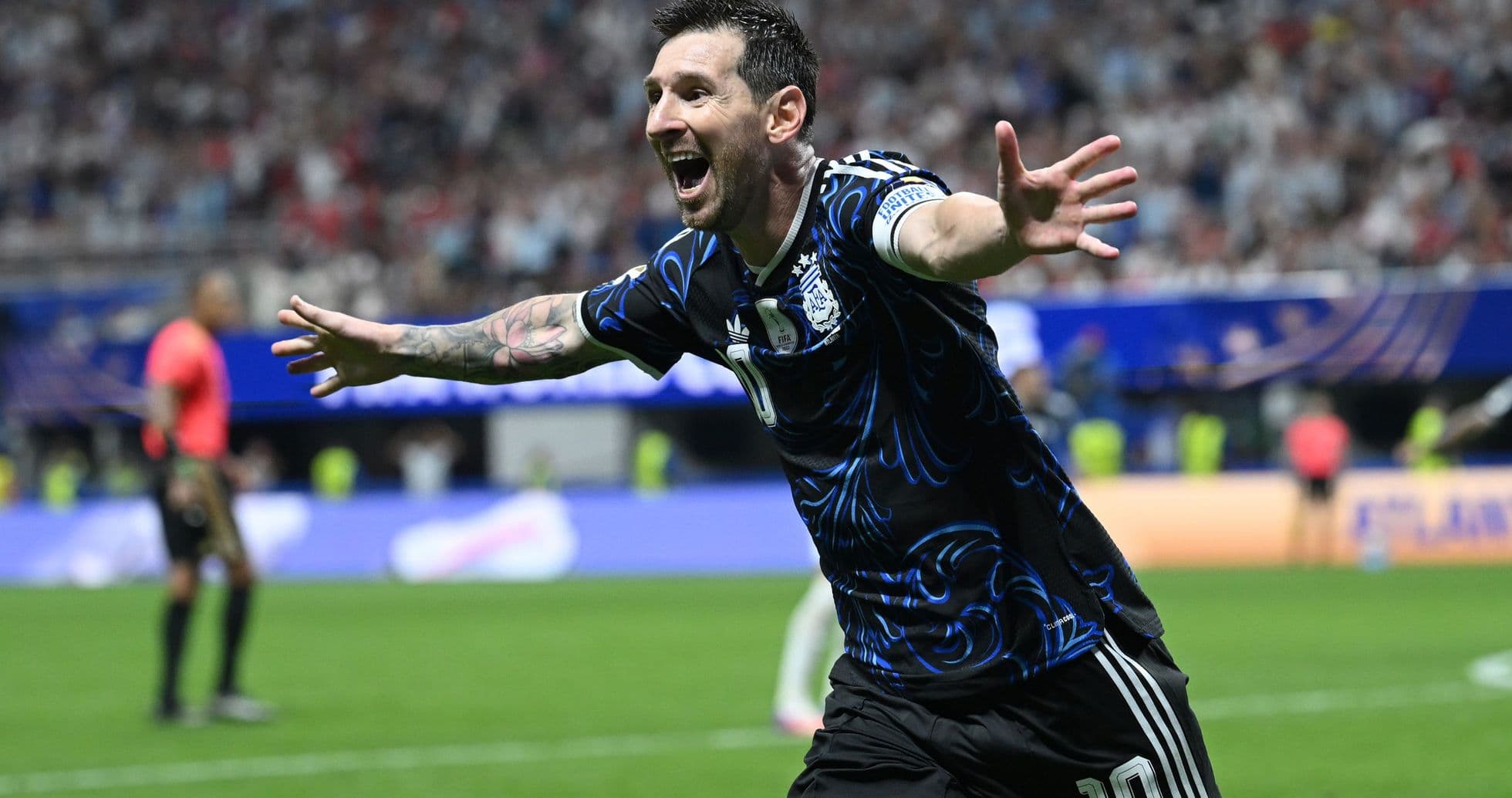 Shakira Applauds Lionel Messi and Antonela Roccuzzo as Argentina Reaches World Cup Final Shakira Applauds Lionel Messi and Antonela Roccuzzo as Argentina Reaches World Cup Final