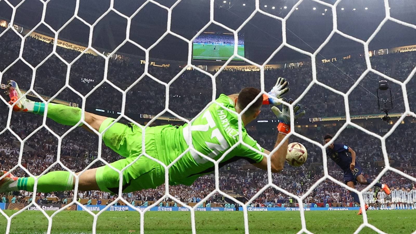 Winning Penalty Shootouts: Preparation, Strategies, and Common Misconceptions Winning Penalty Shootouts: Preparation, Strategies, and Common Misconceptions