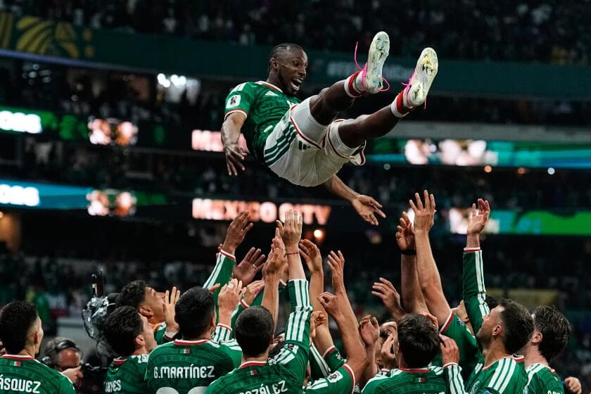 Mexico Breaks World Cup Knockout Drought with Win Over Ecuador to Reach Round of 16 Mexico Breaks World Cup Knockout Drought with Win Over Ecuador to Reach Round of 16